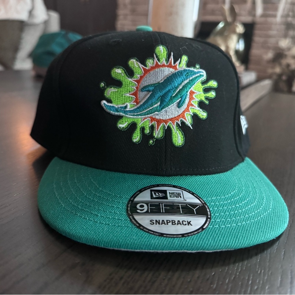 NWT New Era Black and Teal Dolphins Splash Snapback Hat